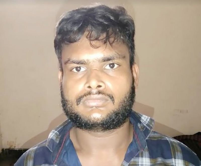ফতুল্লায় পেশাদার ছিনতাইকারী শাওন গ্রেফতার